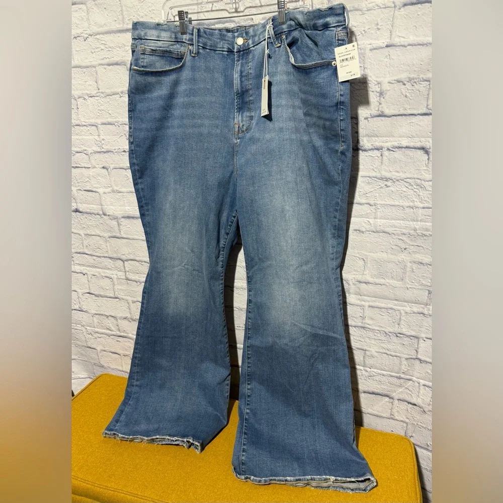 Good American Good Legs Flare Wide Leg Jeans, Mid Rise, Size 28-32 - Picture 3 of 7